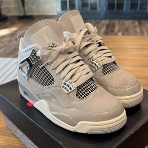 Jordan 4 Retro in Gray and White Frozen Moments